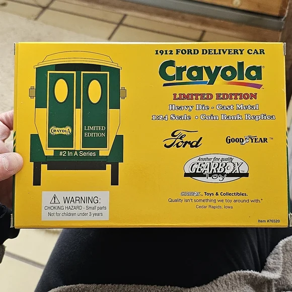 Crayola Gearbox Coin Bank - Yellow and Green *Brand New* - Picture 2 of 3